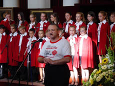 Kazimierz Chrapka i jego chór "Stokrotki"